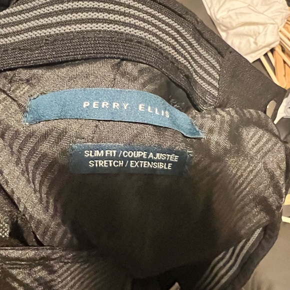 Perry Ellis Men’s Slim Fit Stretch Dress Pants | Size: Medium | Colour: Black - Picture 3 of 4